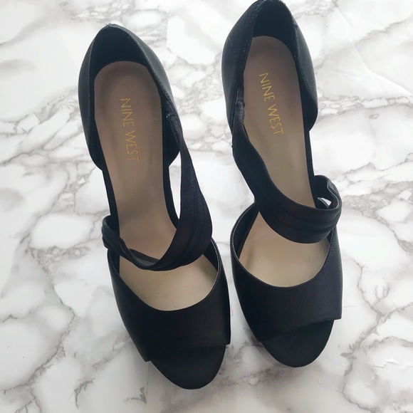 New! Nine West Satin Platform Heels - Picture 3 of 6